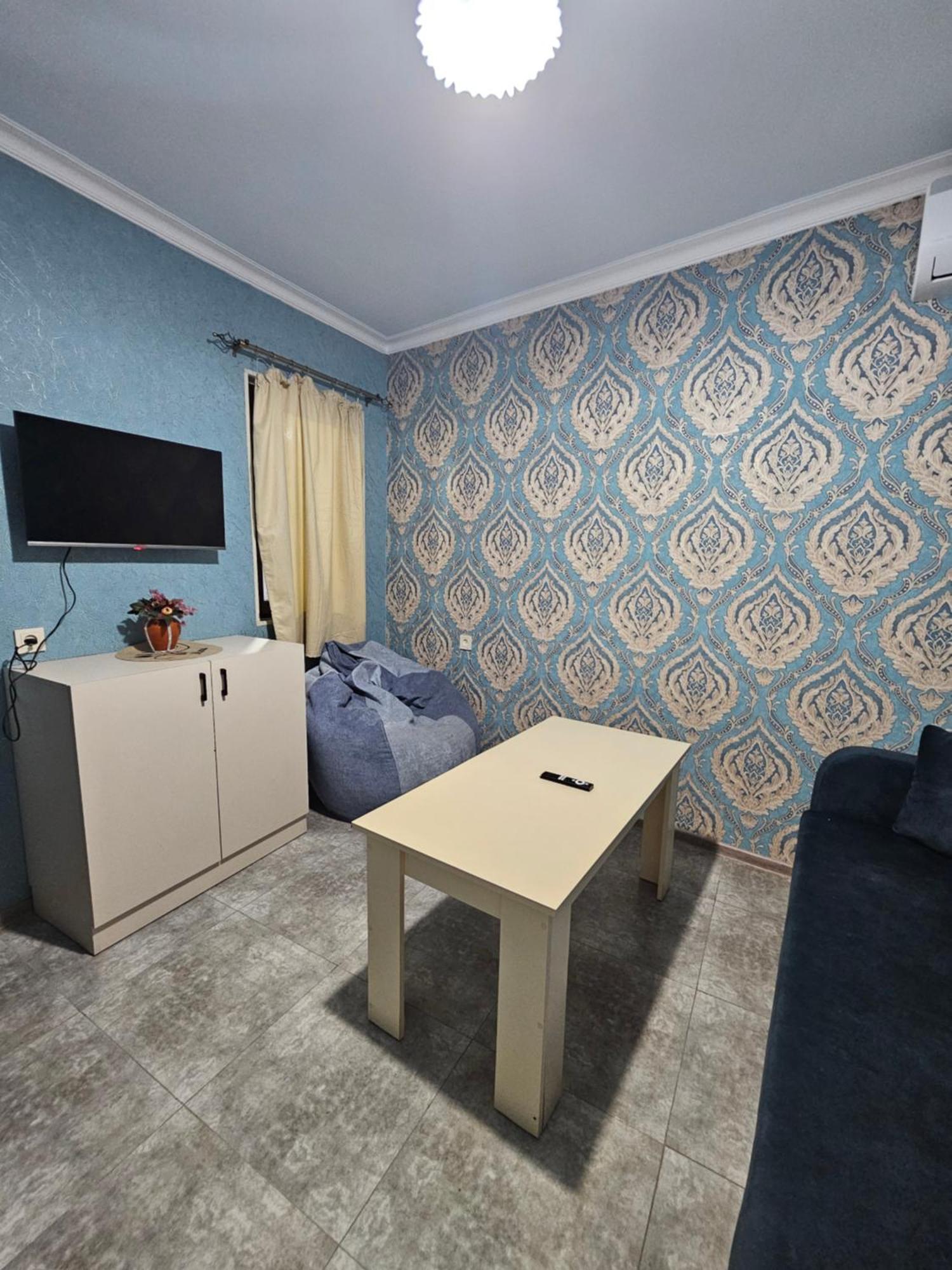 Galstyans Hotels Zvartnots Airport P'arak'ar Buitenkant foto