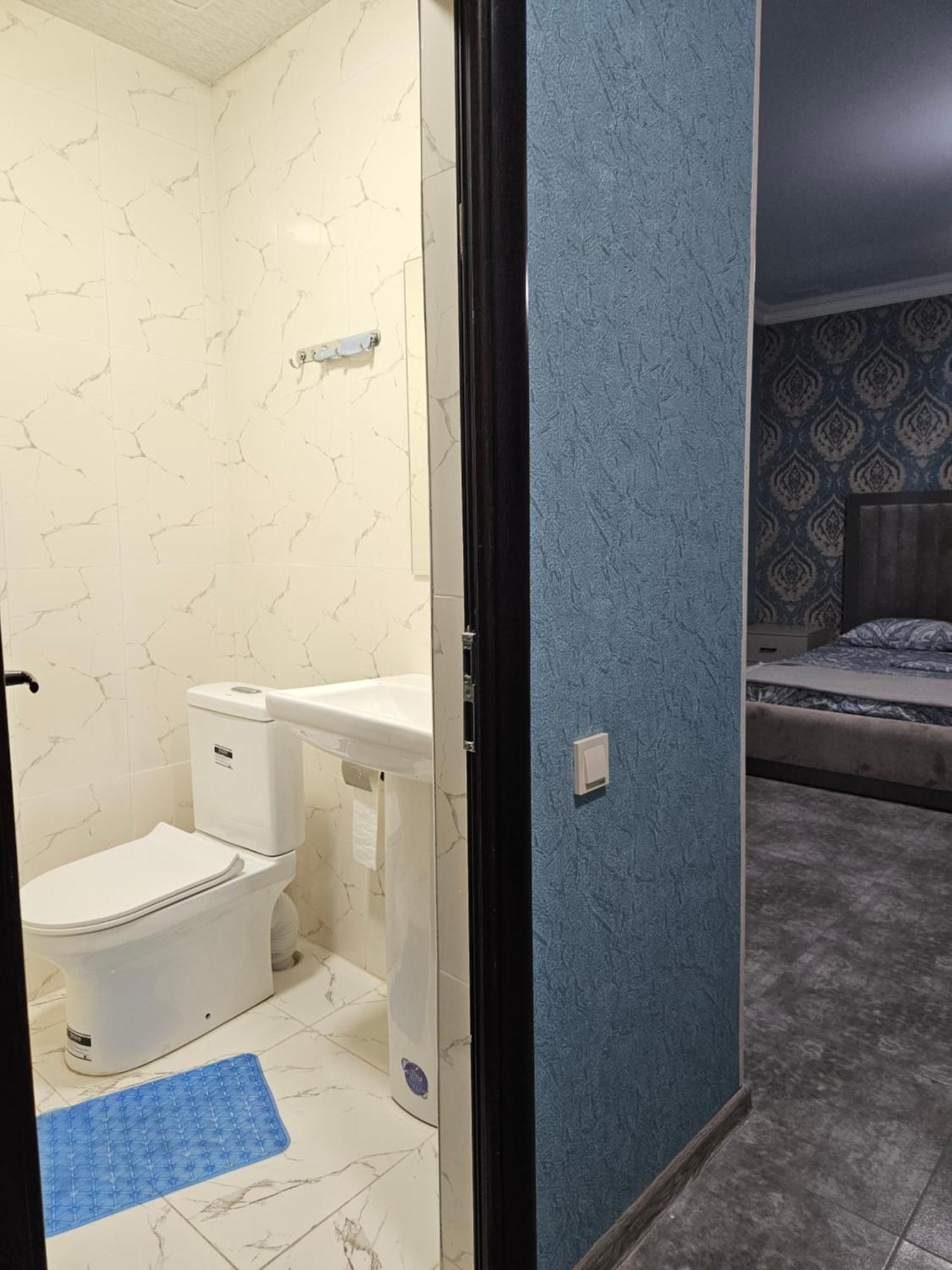 Galstyans Hotels Zvartnots Airport P'arak'ar Buitenkant foto